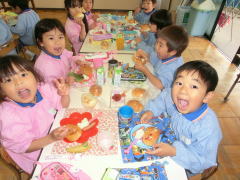 にこにこえがおみーつけた | 鶴山台国際幼稚園