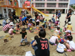 にこにこえがおみーつけた | 鶴山台国際幼稚園