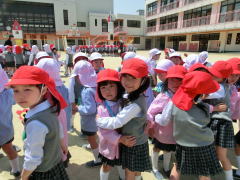 にこにこえがおみーつけた | 鶴山台国際幼稚園